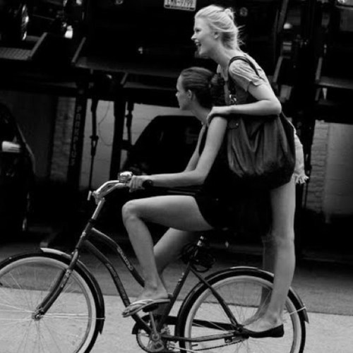 wehavemorefun2's profile picture. A brunette and a blonde with an inseperable bond.