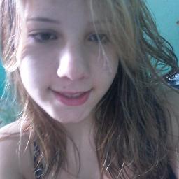 eu  mi adoro,, adoroo meu amorrr,meu raulzinho,,amo  minha familiia e deus.odeio recalcadas e falsidade,mentiras e tudo que venha contra a mim;s2