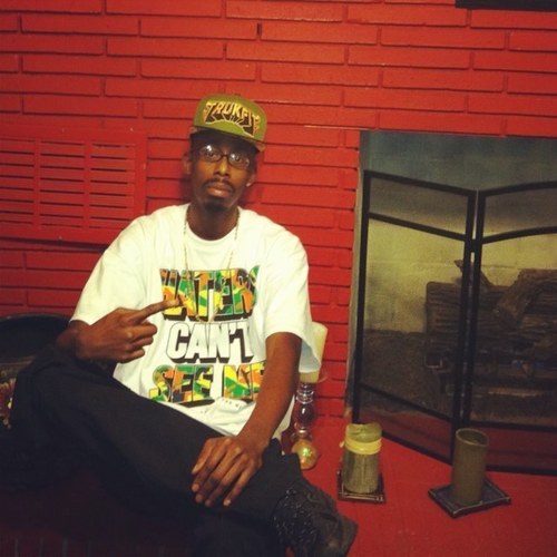 Living life, Paperchaser,I love my daugther before any slut an i love the Streets and the street love me!!!!! real talk FOLLOW ME I FOLLOW BACK