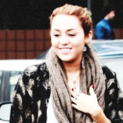 sigoqmlarissase's profile picture. sigo quem a @truepridechamel segue