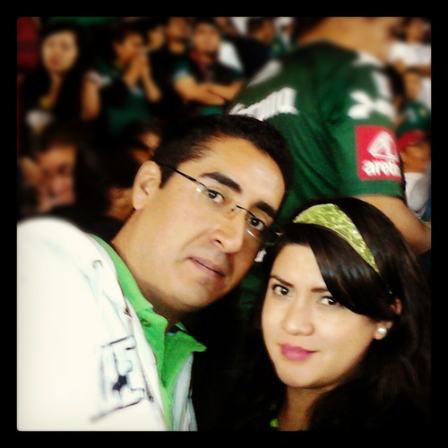 Mi tributo a @OtraPop quién me inspira y trato de hacer reír también...   Soy un romántico! Soy un desmadre...