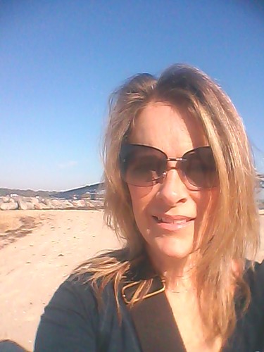 USAF contractor, military wife, traveler,  runner, gardener, Christ follower.