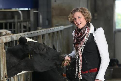 KarolienHupkes's profile picture. Eigenaar van HippeKoeien.nl . Ambassadrice van het platteland, Beleef de boerderij, excursie bedrijf. Mede-eigenaar van melkveebedrijf.
