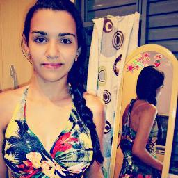 A gente aprende com a dor o que a felicidade não pode ensinar. Se não souber amar , não procure aprender: amar é fácil , difícil é esquecer !! (;