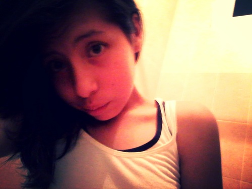 hay q querer a los q enrealidad te quieren & a los q valoran ttu amiistad :3