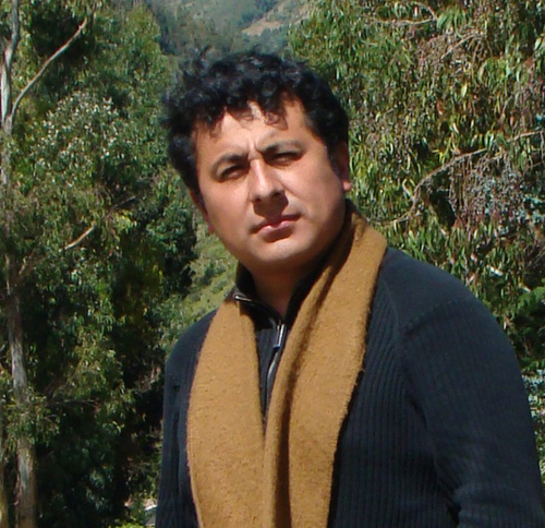 PERIODISTA, LOCUTOR, PRODUCTOR DE RADIO Y TELEVISIÓN, MIEMBRO DE LA ASOCIACIÓN DE LOCUTORES DEL CENTRO DEL PERÚ.