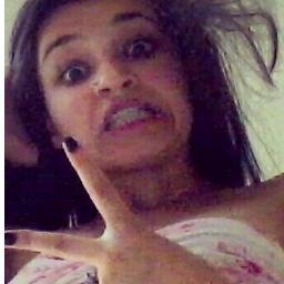 eu  sou aquela  ki não desiste  da  vida  ,msm  sendo ki a vida  desiste  dim  mim,eu não sou facio di intender ........a  inposivel  cai no xão !*(L)