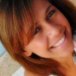 s2  Eu prefiro não acreditar em nada e ser surpreendida, do que acreditar em tudo e ser decepcionada.  s2