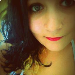 Senpre feliz mas te daria o mundo pra ver vooce sorrir (: ll http://t.co/qoTJKEcwiI