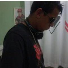 Voce sabe meu nome,,nao minha historia..
Voce sabe a cor dos meus olhos,,mas nao oq elles ja viram..
Entao nao me julgue'''...
