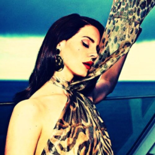 ☯ Tangentially obbsessed over the beauty that is Lana Del Rey, She is Sonically Nostalgic, and is the beautiful poet who is my muse, its a fact kiss kiss ♡