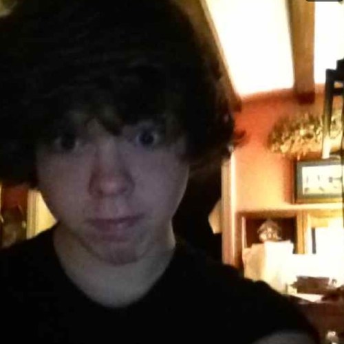 Heller this is Phil! You may know my twin brother @epDannyEdge! (I got the looks) Proud member of EP! I love you!! #pointerforlyfe