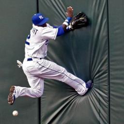 Outfielderlyfe's profile picture. 