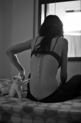 16 Inviernos. Libros. Bon Iver. Cine. Lomitos. Electronica. Modelo. Ariana.  #Bisexual #AnaYMia #SelfInjury