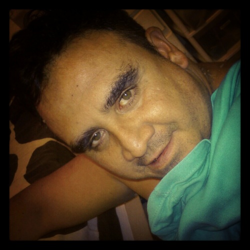 Hola me llamo Jorge soy una persona divertida, alegre, medio despistado, de piscis, muy buena persona. Seguime, te sigo y nos divertimos juntos !