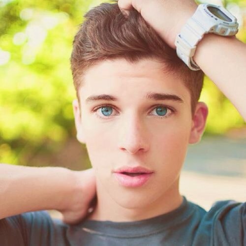 lefollowback_'s profile picture. @_niconne