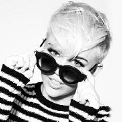 We are Smilers forever and ever :D if you're a Smiler then follow us :D
we make the gratest updates on Miley's news and pictures :D 3