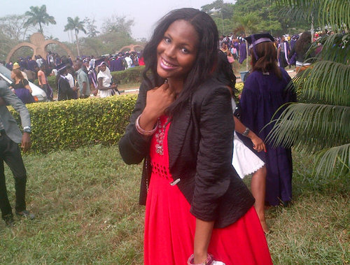 U checked out my avi nd read my bio nd still ignored †ђξ  follow button #GodIsWatching  #teamUniben #mavin btw @iam_davido  and @burnaboy has retweeted me