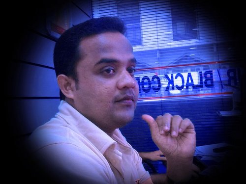Online Marketing & Senior Graphic Designer