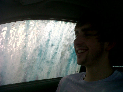 AdamLlanimal's profile picture. Just your everyday casual guy, I'm 19, an electrician and loves the gym :)