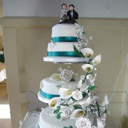 Specialists in bespoke contemporary wedding and celebration cake design, a Millers cake will make your special event spectacular.