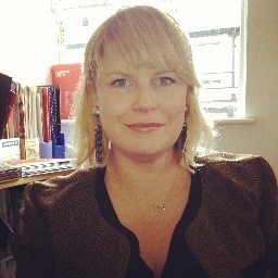 Oz & Bucks. Wife & mum. Food & frivolity. Creativity, content & positive change. Views? Mine.