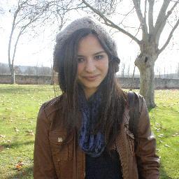 ClaraViloriaH's profile picture. N'importe quoi.