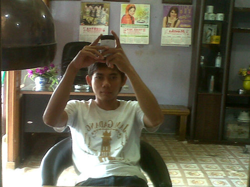 Pokok nya kalo kenal dan dekat sama saya gk bakal nyesel deh,, pasti kalian senang bisa kenal saya,,