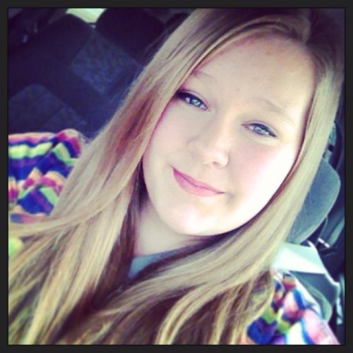 hi im sarah schlepp im 17 im inspired by @AlexCostonio7 austin mahone @JustinBieber and @ConnorMahone please follow me