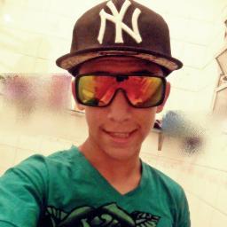 Eu preciso de um amor *-*
15 anos, Corintiano, Leonino 
sou extrovertido e vou te fazer Feliz rs