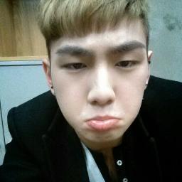 สวัสดีครับแบคโฮแห่ง NU'EST ครับบ