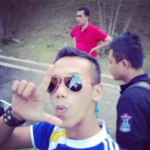 azrin654's profile picture. 