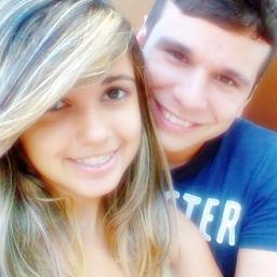 Leonino, extrovertido, chato, ciumento, marrento, abusado e homem mais feliz do mundo por ser namorado da @_AlineBeatriz1 , teeee amo minha princesa s2s2s2s2s2'
