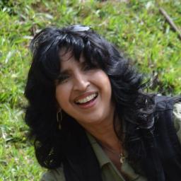 ARCHIVÓLOGA. ME GUSTA LA NATURALEZA, RECORRER EL CAMPO. ME ENCANTAN LOS RITMOS LATINOS, MUSICA ROMÁNTICA, SOY ROMÁNTICA, DETALLISTA, SE ESCUCHAR.