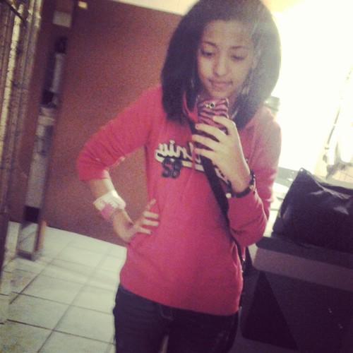 Smile:)) Yeah Buddy!! Puerto Rican!! Swagg!! Make tht button BLUE!!!:) #Hunter #FuegoLeggo!! #Belieber #Directioner!!:))