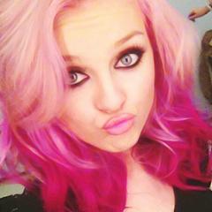 Mis ídolos son los autores de todas mis sonrisas.{@Wantanewhope}