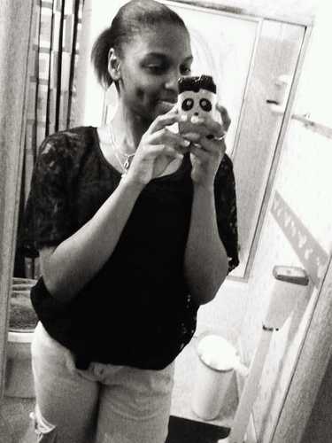KeeMoee|5'2|C/O2013 SENIOR!!!|AriesBaby|ILovee my Hubby @Mi_KW_Amor|HOES.ARE.IRRELEVANT-_-|