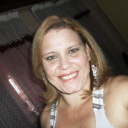 Falar de mim é fácil demais,pessoa simples,q gosta de td muito certo,adora a vida e ama Jesus