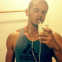 lucas95ribeiro's profile picture. http://t.co/3y1FfnLU