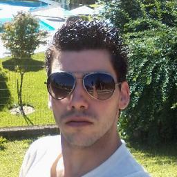 ‎A verdade é que todo mundo vai te machucar, você só tem que escolher por quem vale a pena sofrer.
