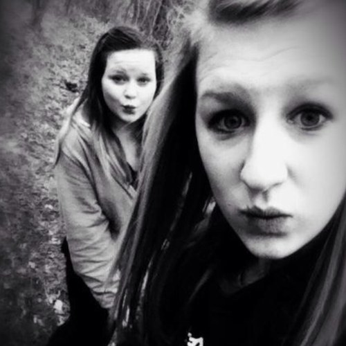 reesebingham1's profile picture. Follow me and ill follow you back;)