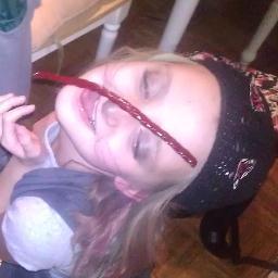 AshlynMarieRabe's profile picture. weirdo :)