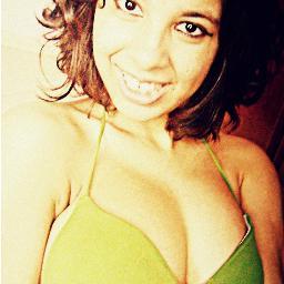 Dayane, Corintiana, ironica,meiga,chata,irritada, mau-humorada, e forever #ALONE amo @piconn :)