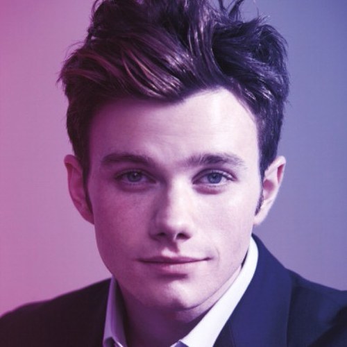 Primeiro fã site brasileiro dedicado ao ator, cantor do escritor @chriscolfer