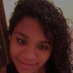 Eu sou daquele tipo de pessoa que acorda feliz, e fica revoltada de uma hora pra outra