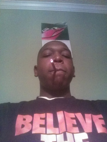 dis b yo boy Tay n I like to get high chill txt n most of all I am a funny guy