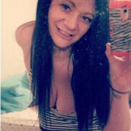 oOsoOkiiee's profile picture. ❤ ℒℴѵℯ ❤

Dear Girls, 
find someone who messes up with your lipstick not your mascara