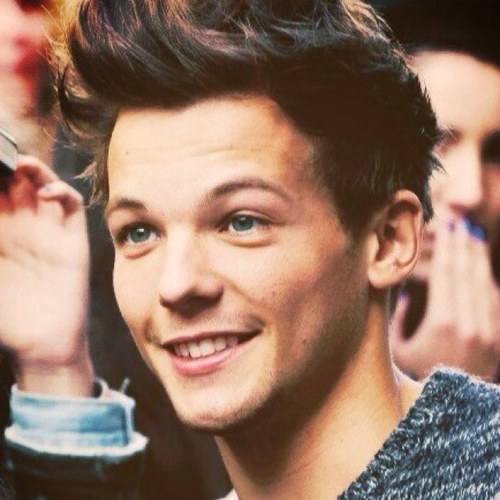 _carrot___'s profile picture. Hello there my name is- HOLY FUCK IS THAT ONE DIRECTION??!