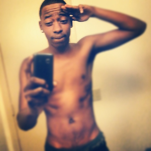 Single, Kik Me: _ImKikinHoes. Twiffey:@Funsized_Random♥, My Blood/Fam:@Baybee_Cakezs. Go Follow @I_RollSwishass Fool Ass For Me !