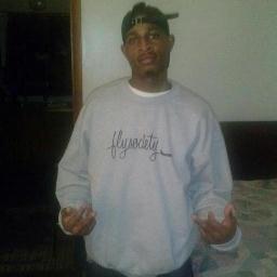 doin wat i gotta do to get wat i want
 stay on my shit
single nigga and waitin on my rite one
#teamfollowbak TRU